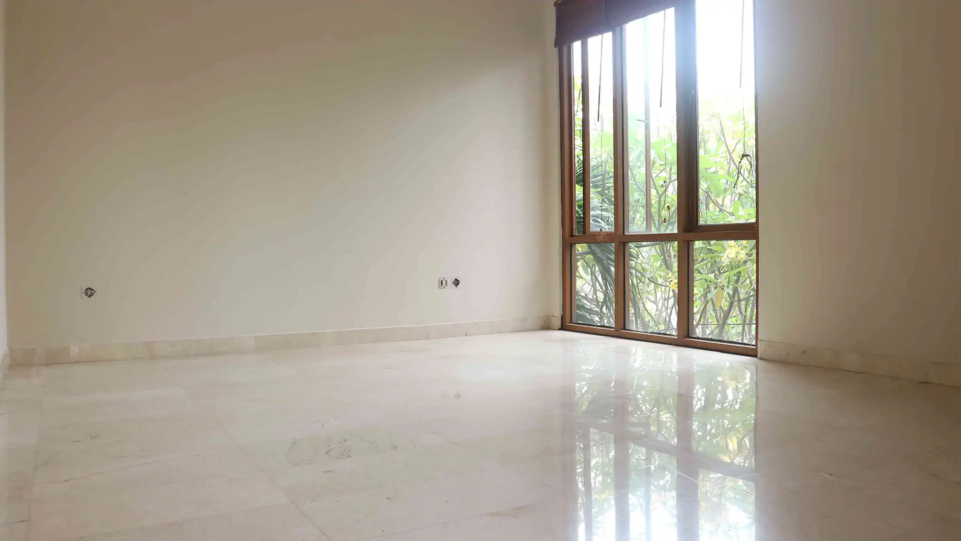 Large 4BR Family Residence at Pejaten