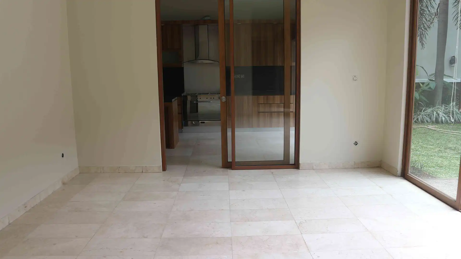 Large 4BR Family Residence at Pejaten
