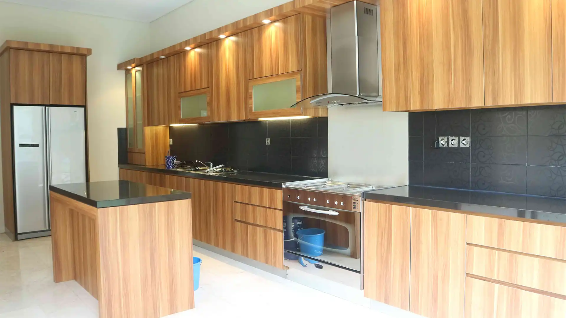 Large 4BR Family Residence at Pejaten