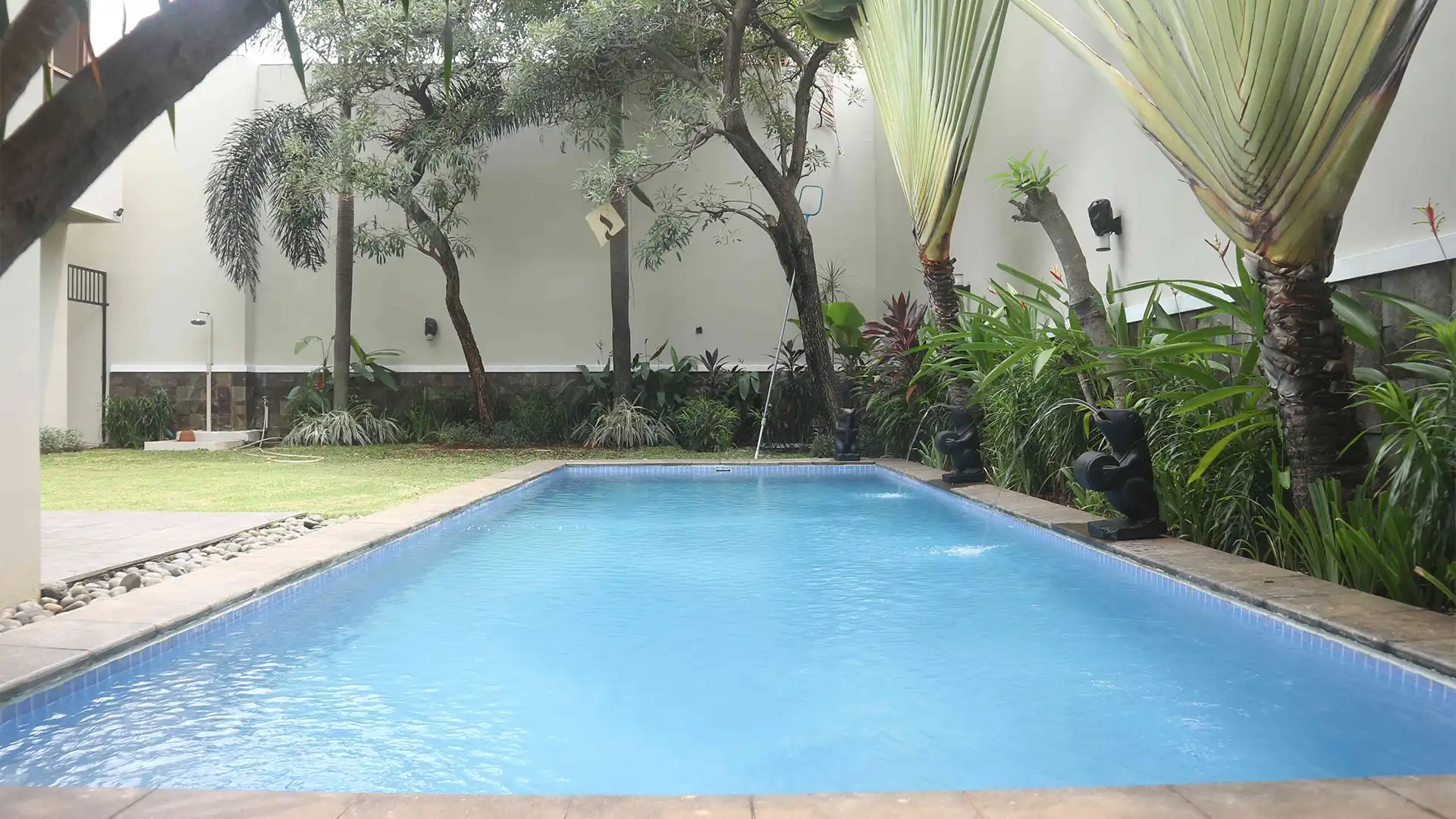 Large 4BR Family Residence at Pejaten