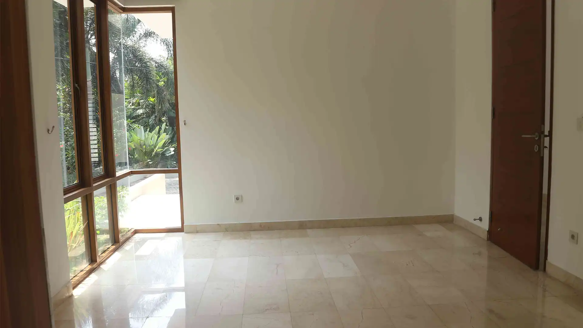 PEJATEN-5BR-BEDROOM 1 Pejaten House – Premium 5BR Home
