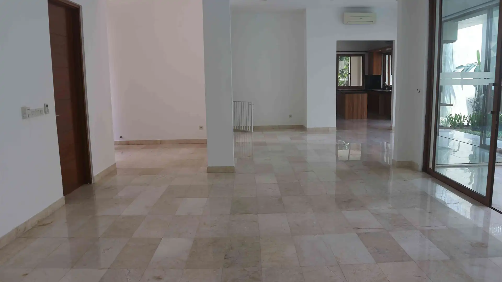 PEJATEN-5BR-OPEN SPACE AREA Pejaten House – Premium 5BR Home