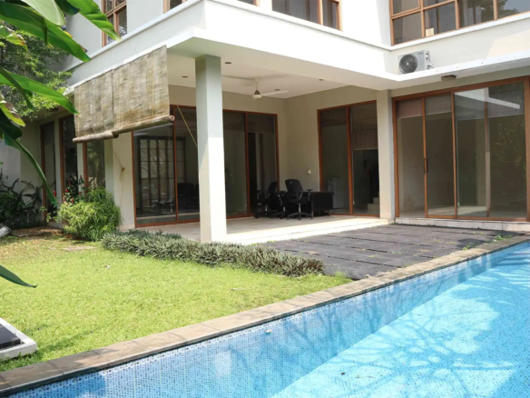 PEJATEN-5BR-SWIMMING POOL & BACKYARD