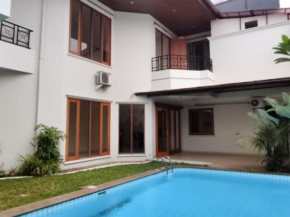 ROS 1G-4BR-SWIMMING POOL & BACKYARD