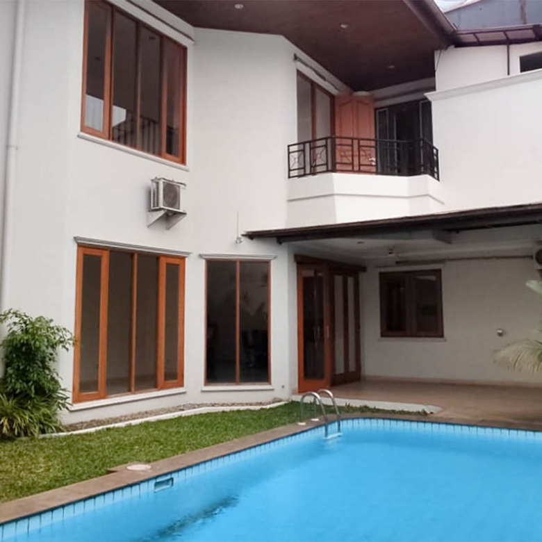ROS 1G-4BR-SWIMMING POOL & BACKYARD