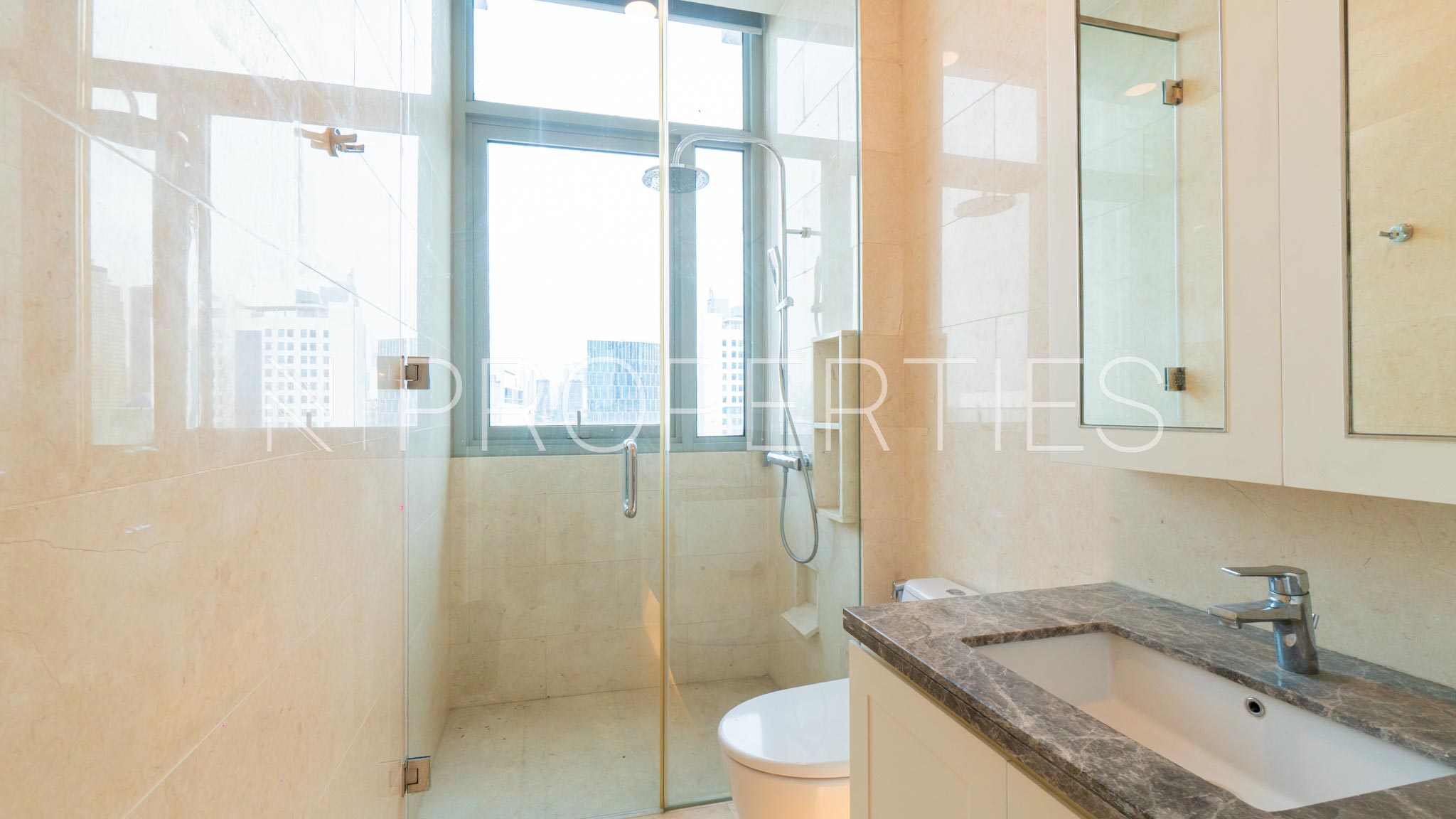 THE STATURE-2BR-BATHROOM 1 Spacious 2BR Residence – The Stature Menteng