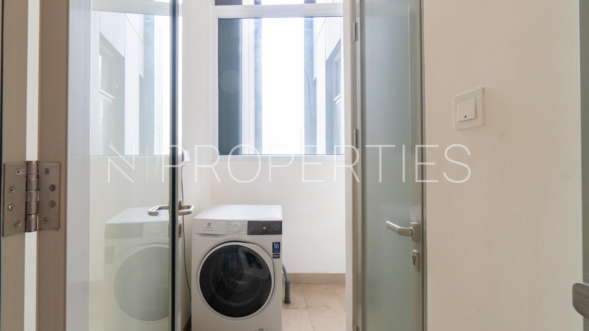 THE STATURE-2BR-SERVICE AREA Spacious 2BR Residence – The Stature Menteng