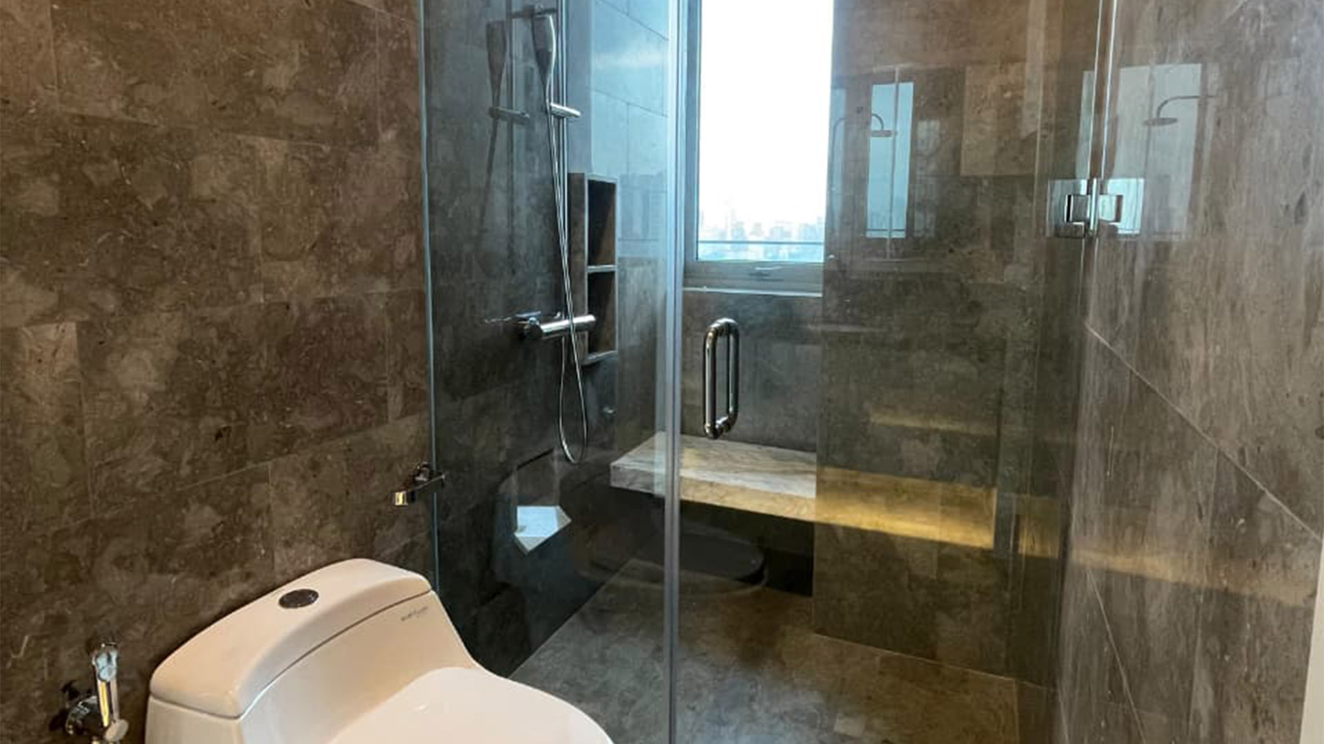 THE STATURE-4BR-BATHROOM 1 Exceptional 4BR Apartment – The Stature Menteng