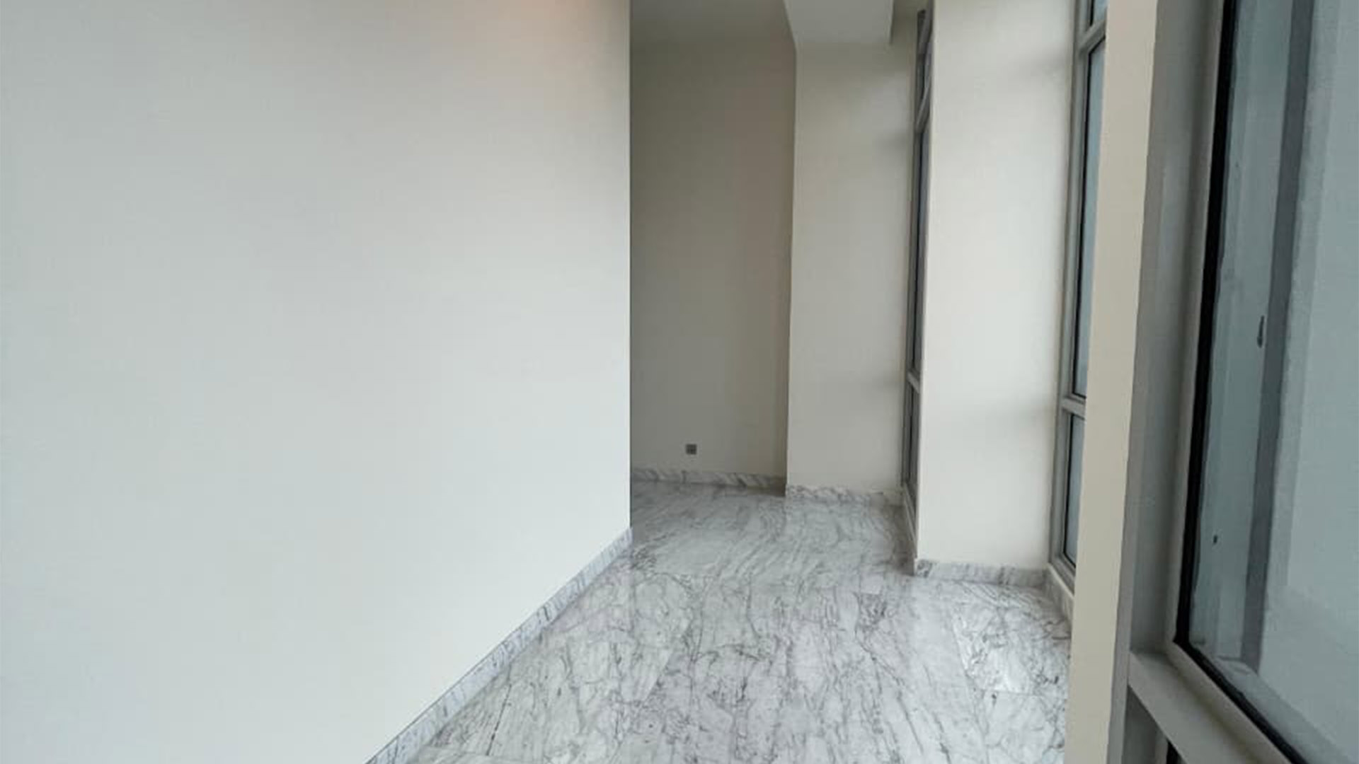 THE STATURE-4BR-CORRIDOR Exceptional 4BR Apartment – The Stature Menteng