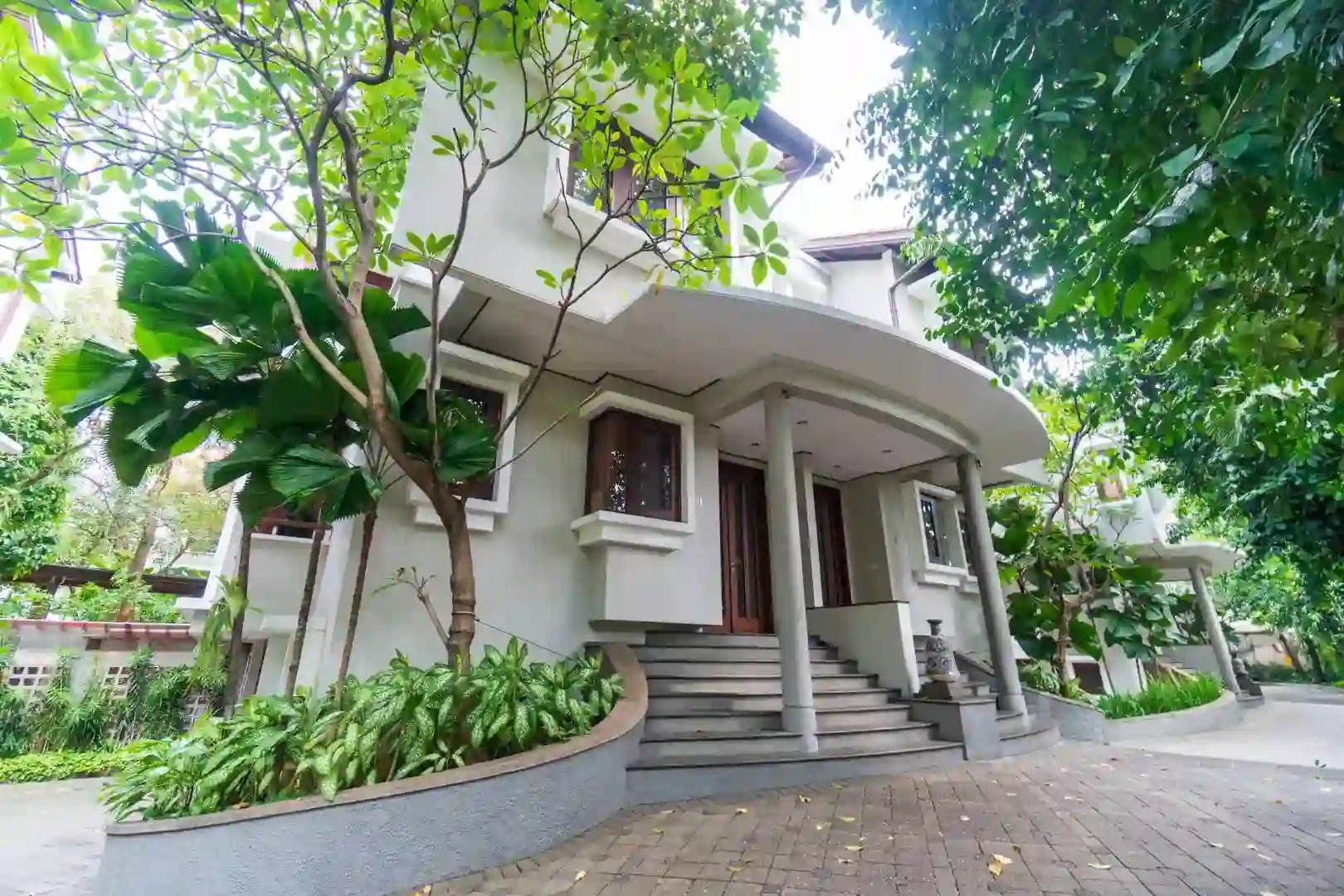 Veranda I — Facade